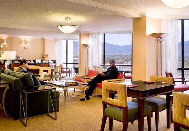 Marriott Albuquerque Hotel Restaurant foto